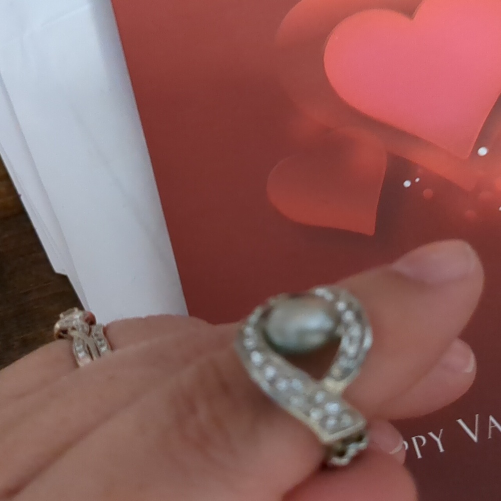 **2 $5 items for $8** Elegant Silver Pearl Ring - Picture 3 of 3